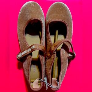 Velvet Belle Abalone Light Pink Color Brand New Shoes Size 2. So Cute!